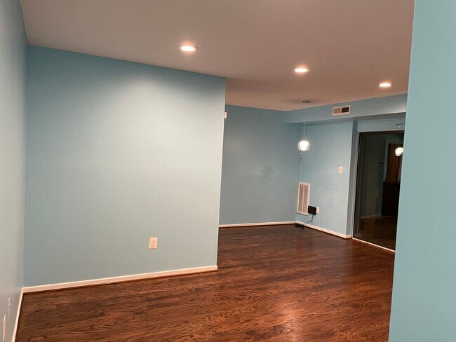 Living room angle #2 - 7320 Lee Hwy