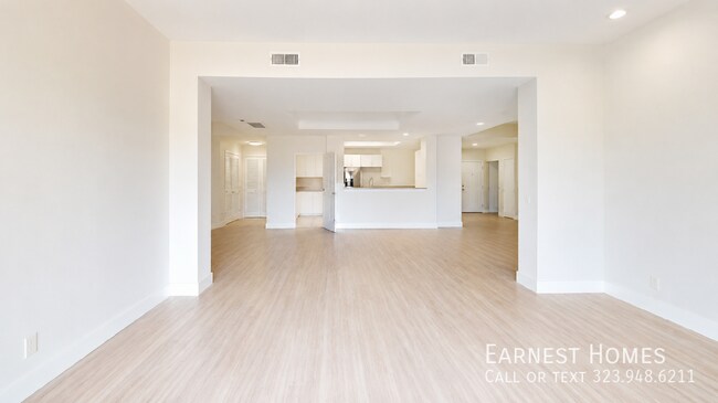 Building Photo - 4348 Mammoth Ave