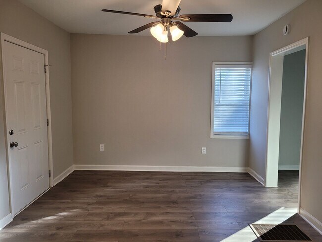 Foto del edificio - Completely Updated 2BR 2BA in Grantville-