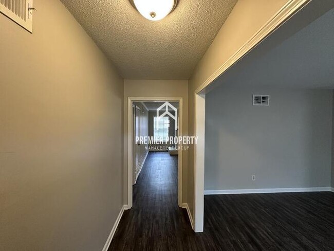 Foto del edificio - 3626 Clarke Rd