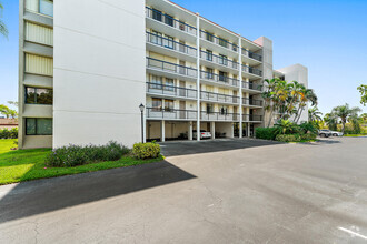 Building Photo - 1605 S US Hwy 1