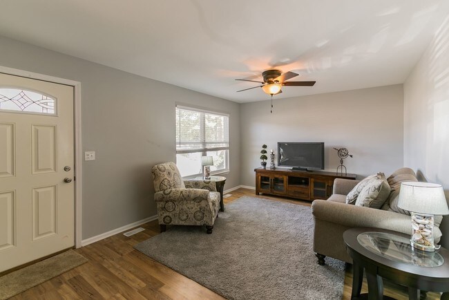 Foto del edificio - 4 br, 3 bath House - 709 Columbine Ave