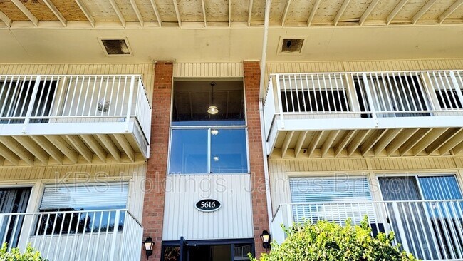 Building Photo - 5616 Crenshaw Rd