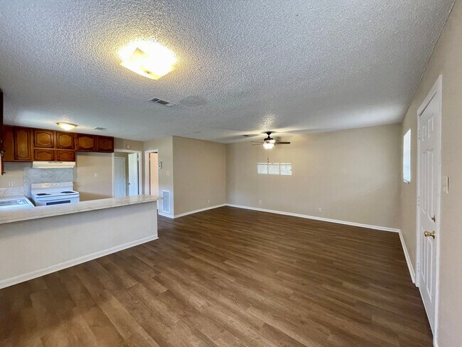 Foto del edificio - 2821 Pearl Ave