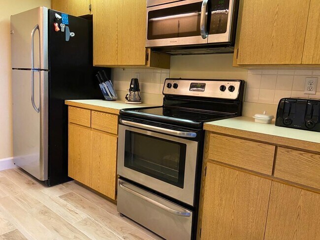 Building Photo - 8010 80th Way