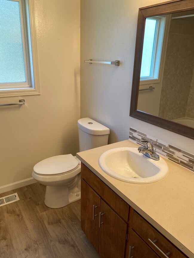 Foto del edificio - 1335 Fir Acres Dr