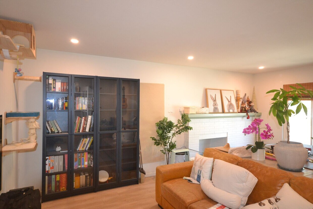 Foto principal - Hayward 3Bed/2Ba Bright & Modern Home with...