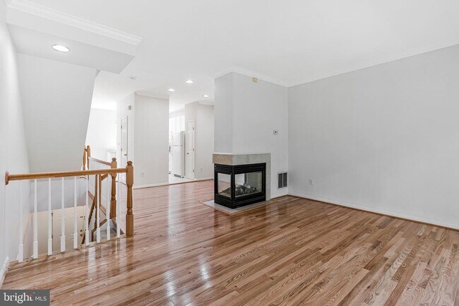 Building Photo - 6490 Tayack Pl
