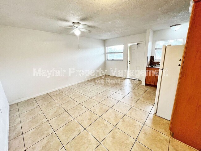 Foto del edificio - 216 N 61st Ave