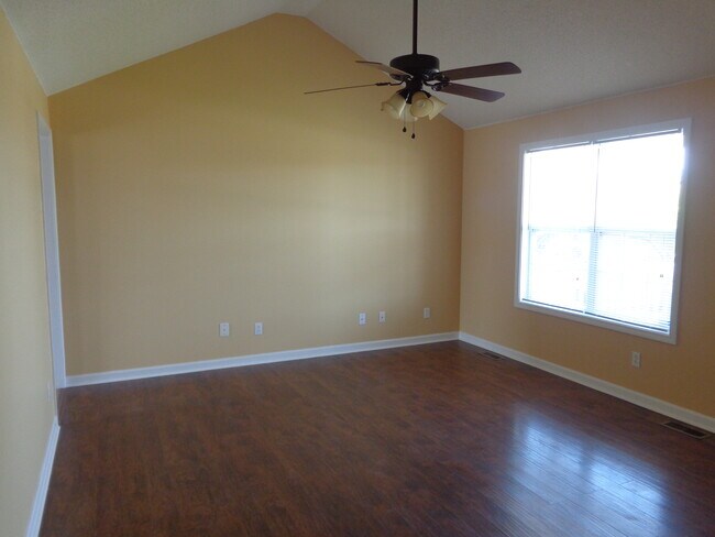 Building Photo - 1008 Monica Dr