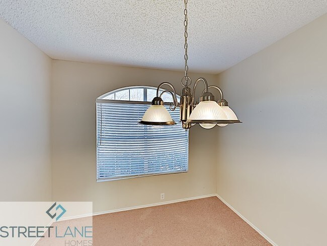Building Photo - 6-Month Lease!