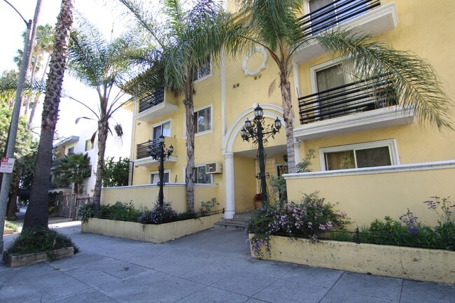 Building Photo - 1825 Tamarind Ave