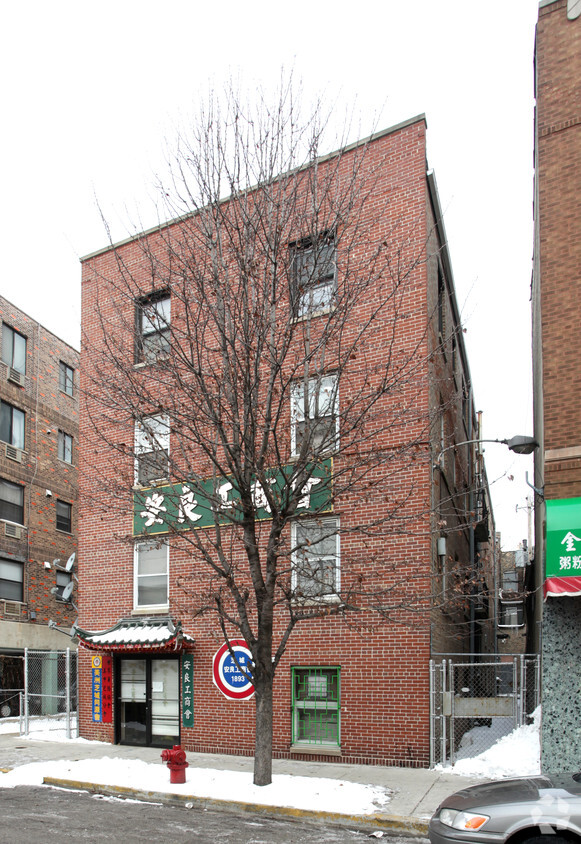 Foto del edificio - 218 W 22nd Pl