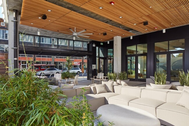 Building Photo - SKAIA