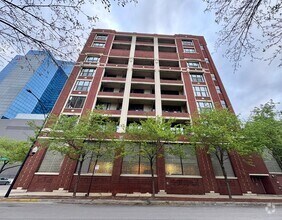 Building Photo - 320 E 21st St