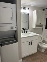 Building Photo - Lake View Shores Apartments