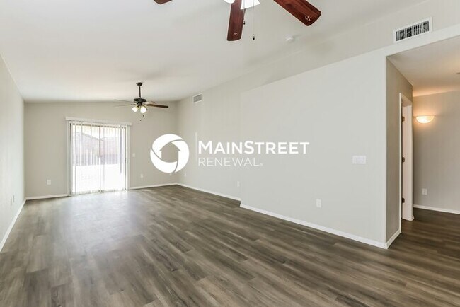 Building Photo - 3 Bedroom Pet-Friendly Home in Tucson, AZ with Main Street Renewal