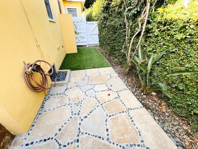 Foto del edificio - 3120 Colorado Ave