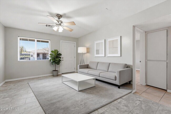 Foto del edificio - 1202 N 49th Pl