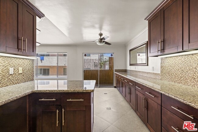 Foto del edificio - 1033 6th St