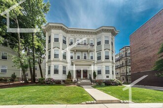 Building Photo - 59 Ashford St