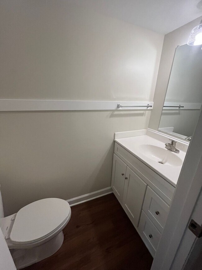 Building Photo - 228 Bridgefield Pl