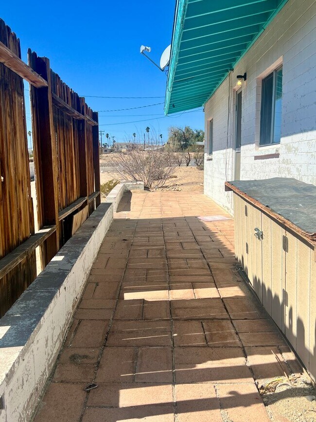 Foto del edificio - 73817 Crestview Dr