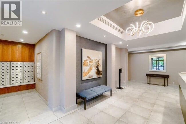 Photo du bâtiment - 1720 Eglinton Ave E