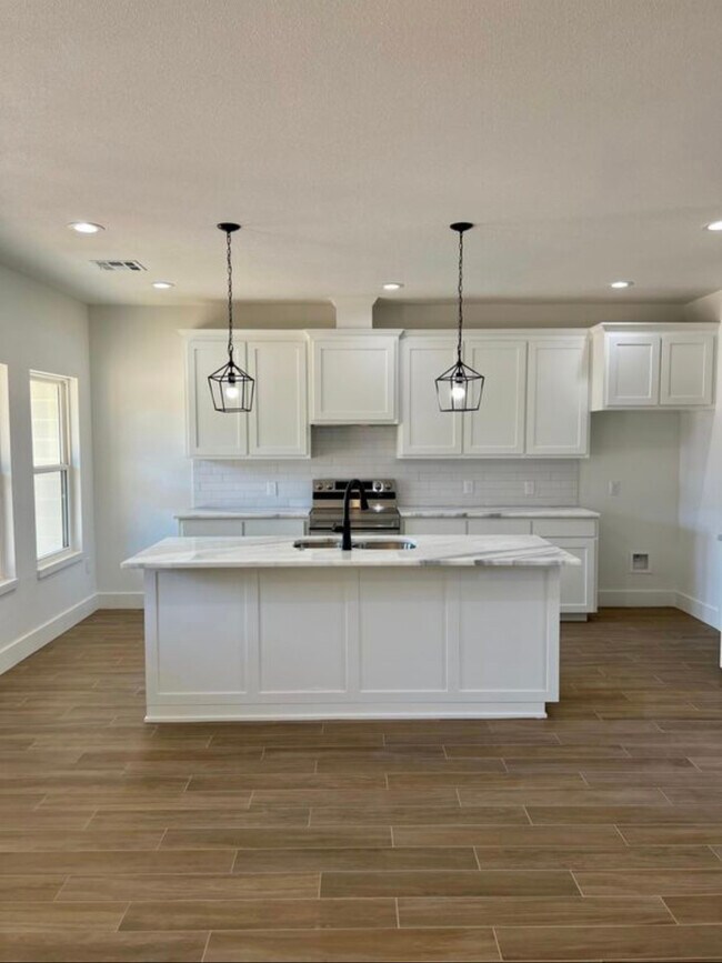 2227 Beverly Dr, Granbury, TX 76048 House Rental in Granbury, TX