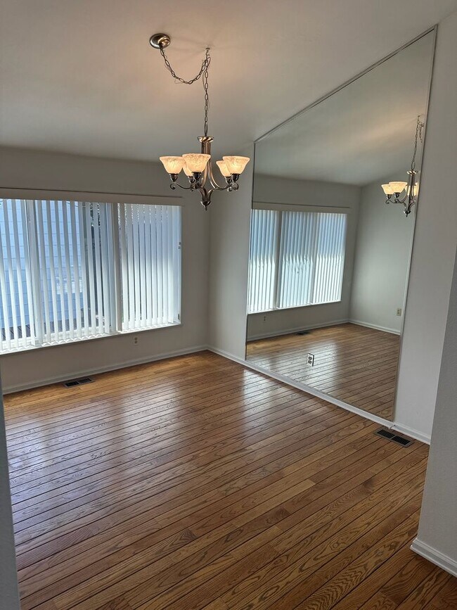 Foto del edificio - Fantastic 3 bedroom, 3 bath, 2 car garage patio home in Biscayne!