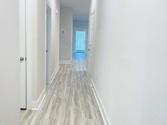 Foto del edificio - 9908 Starling Dr