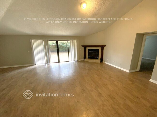 Building Photo - 4859 Wallingford Pl E