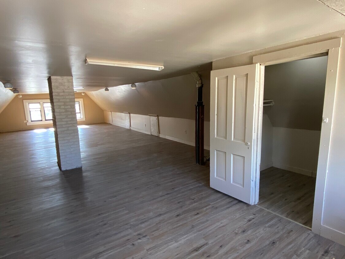 Foto principal - 1008 S 26th St