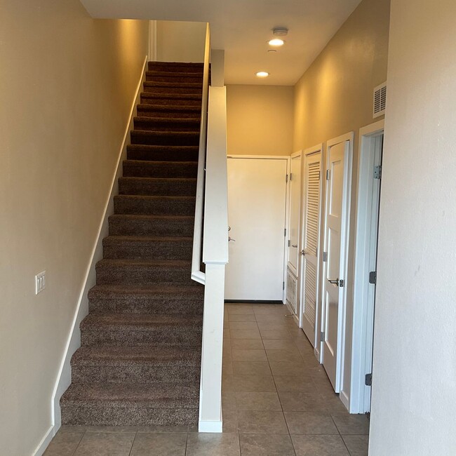 Building Photo - For Lease: 3 Bedroom 3 Bath Condo at the D...