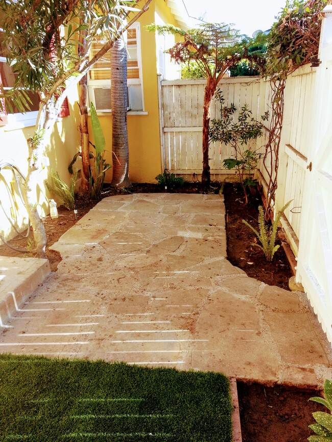 front patio - 3120 Colorado Ave