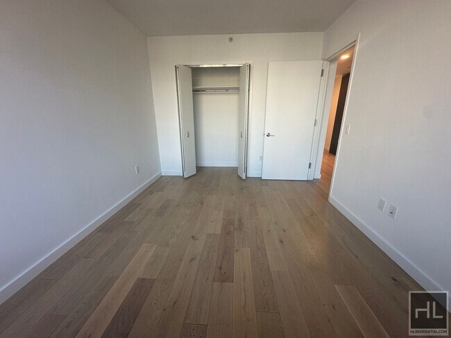 Foto del edificio - NORTHERN BOULEVARD