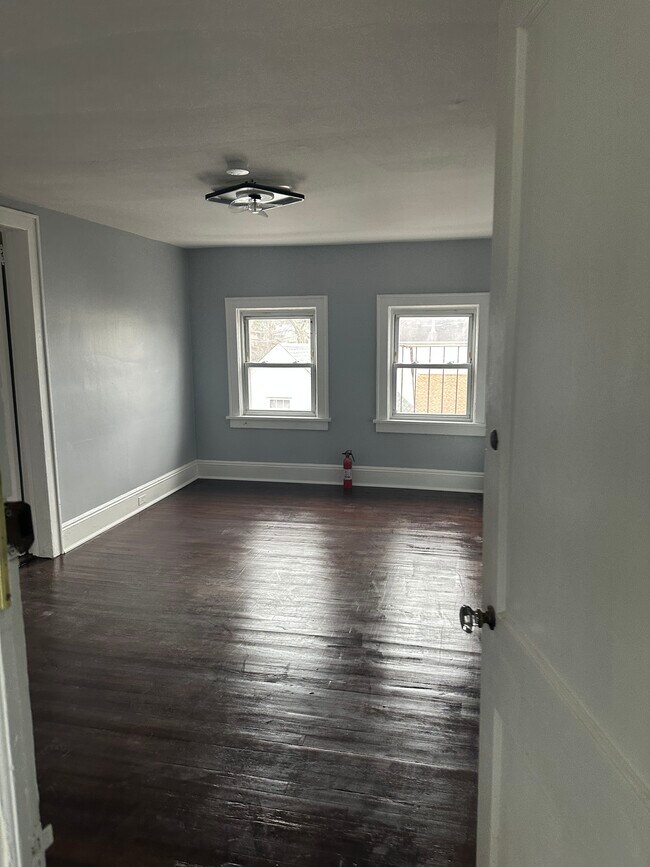 Foto del edificio - 55 Dobbs Ferry Rd