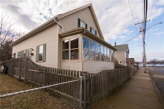 Building Photo - 12 Washington St