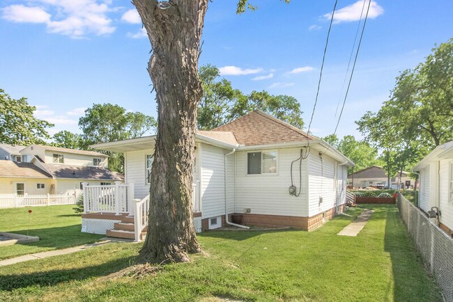 Building Photo - 35711 Leland St
