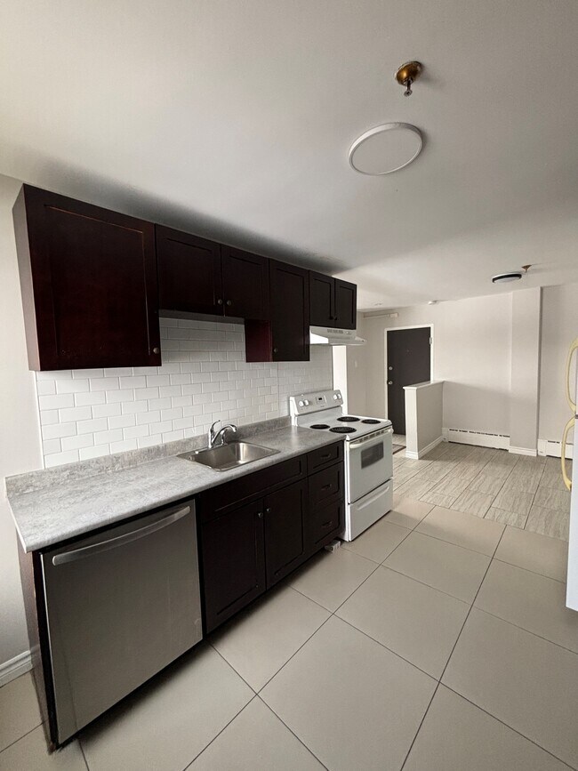 Photo du bâtiment - 49 Melrose Ave