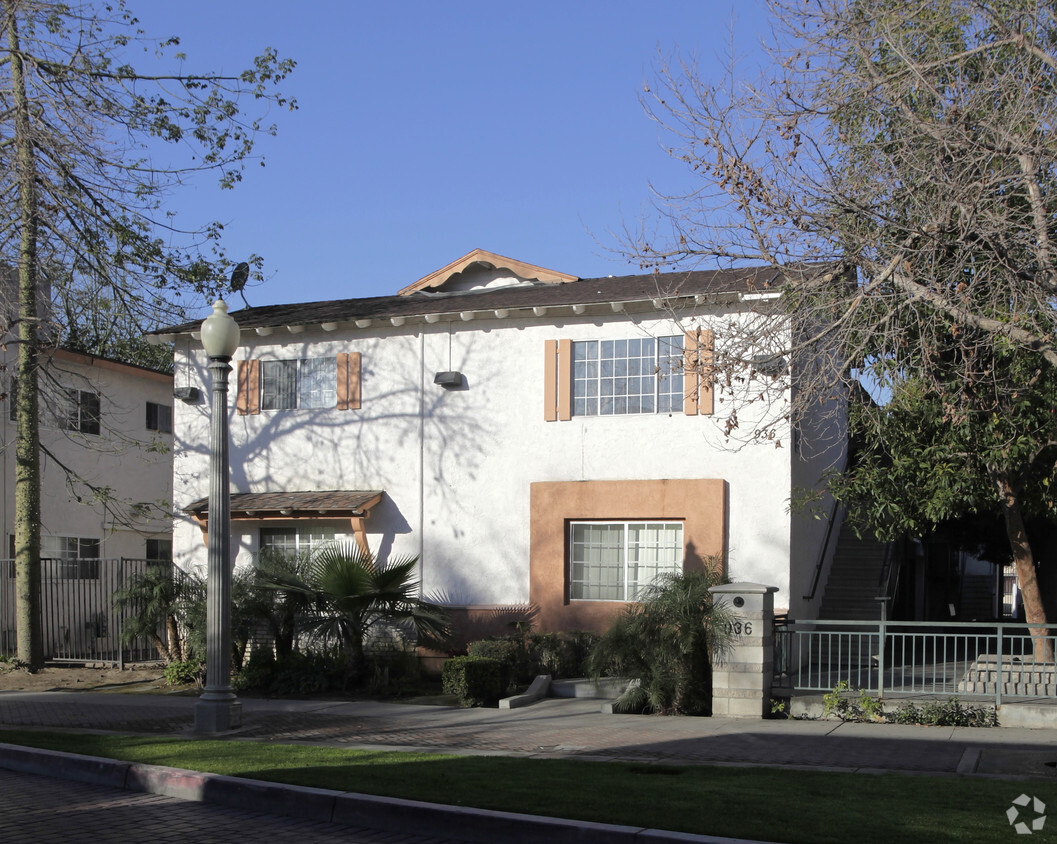 Primary Photo - Minnie Street Apartments