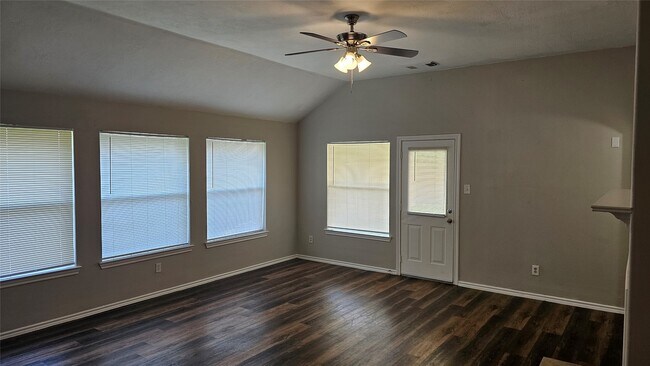 Building Photo - 9035 Melody Park Ln