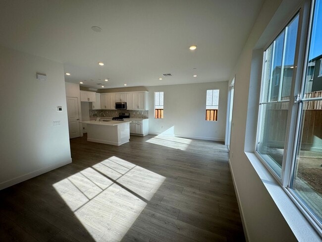 Building Photo - New Bay Point Home