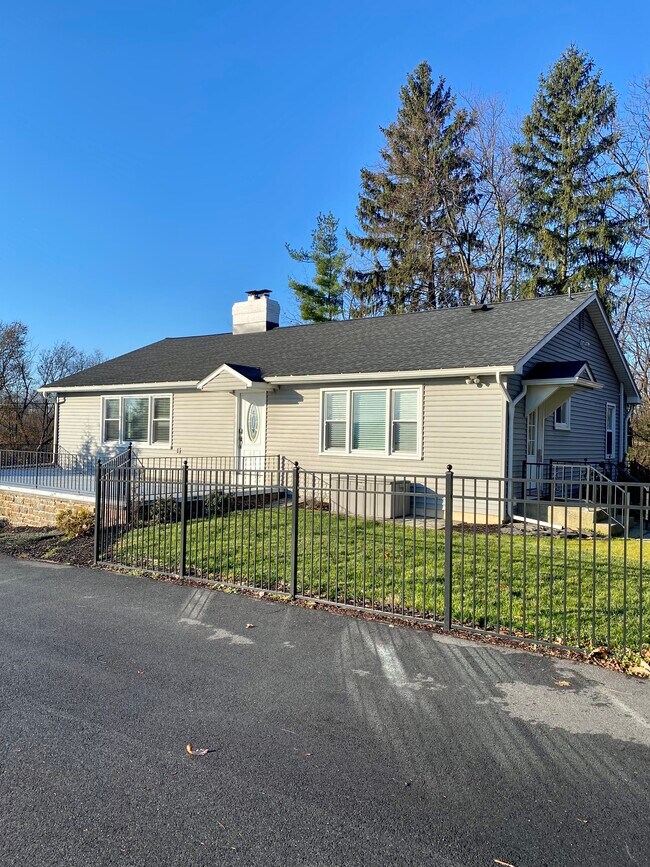 9645 Hamilton Blvd, Breinigsville, PA 18031 House Rental in