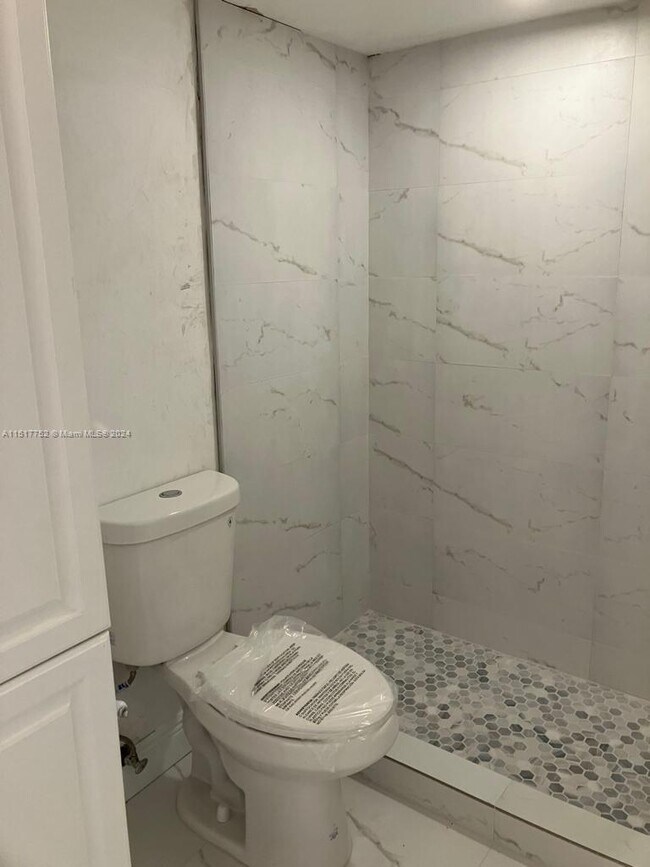 Foto del edificio - 18151 NE 31st Ct