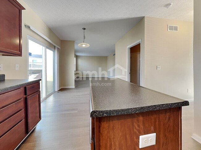 Building Photo - 2106 Prairie Clover Dr