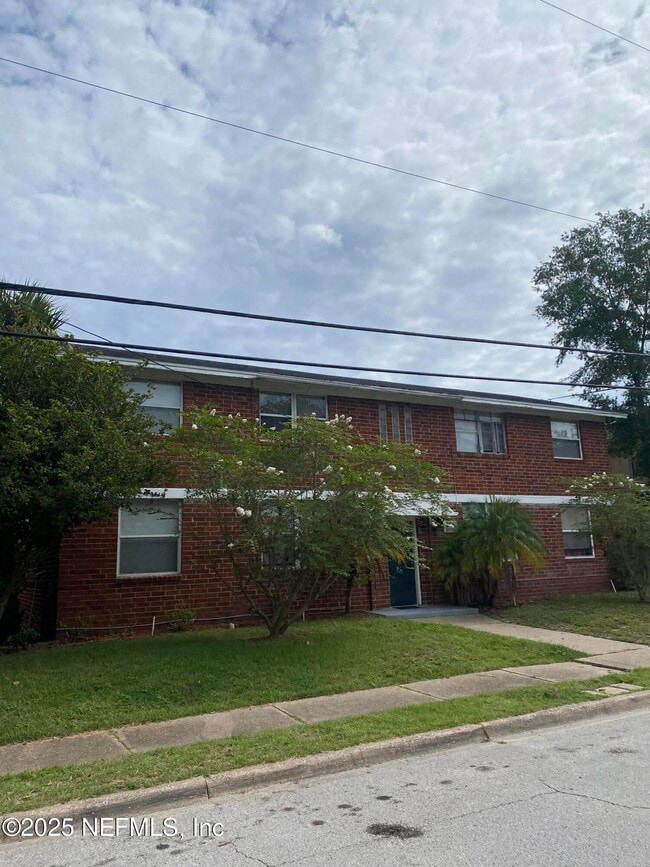 Foto del edificio - 3121 Belden St