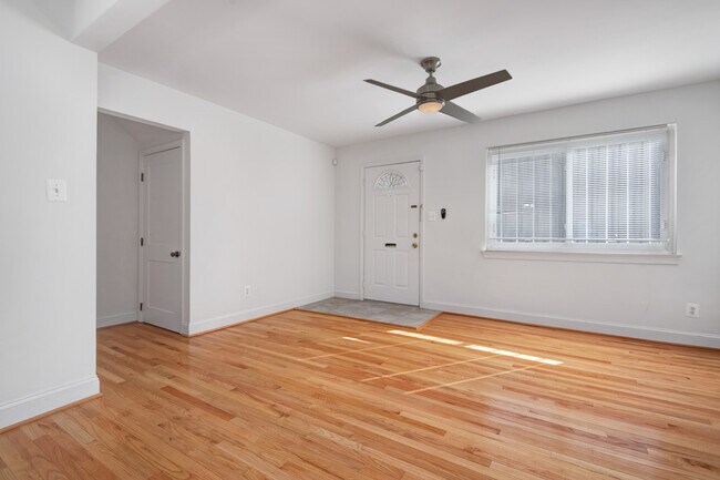 Foto del edificio - 4 47th St NE