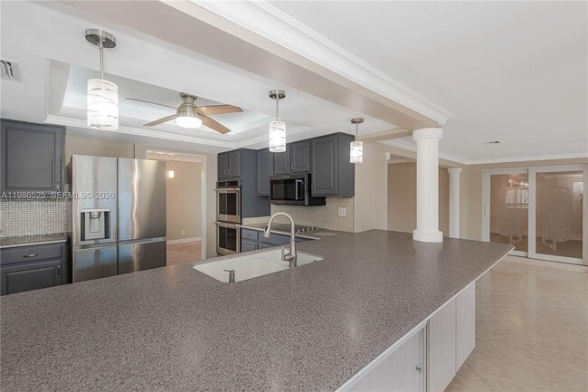 Foto del edificio - 2070 NE 65th St