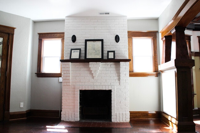 Building Photo - 1208 S 7th St